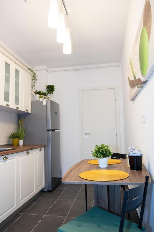 Lazo Two Room- Luxury Apartment บูคาเรสต์ ภายนอก รูปภาพ