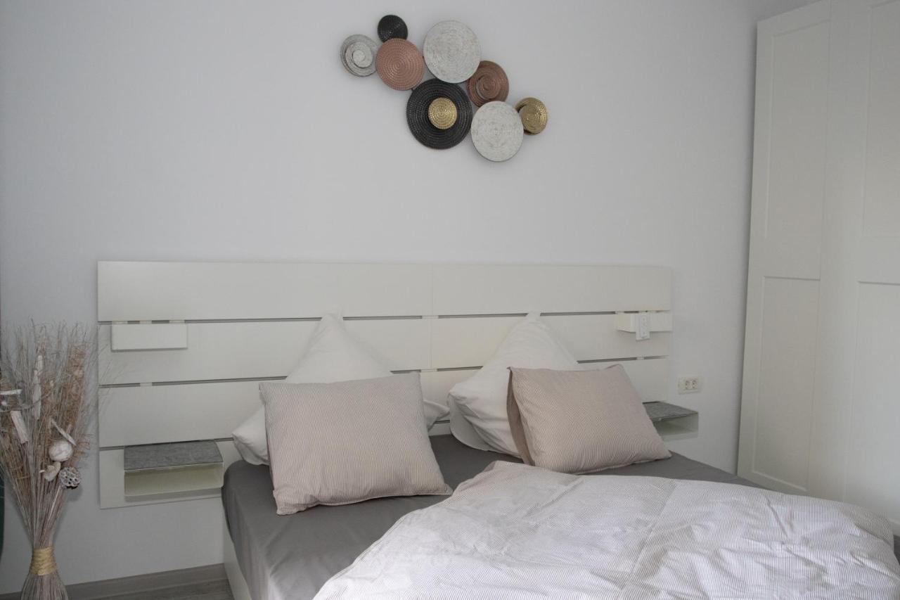 Lazo Two Room- Luxury Apartment บูคาเรสต์ ภายนอก รูปภาพ