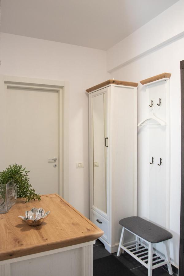 Lazo Two Room- Luxury Apartment บูคาเรสต์ ภายนอก รูปภาพ
