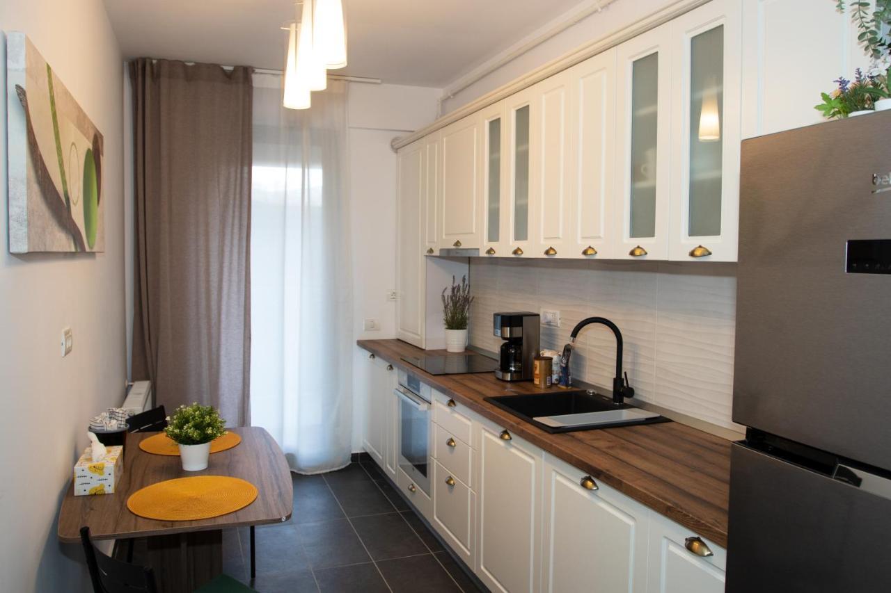 Lazo Two Room- Luxury Apartment บูคาเรสต์ ภายนอก รูปภาพ