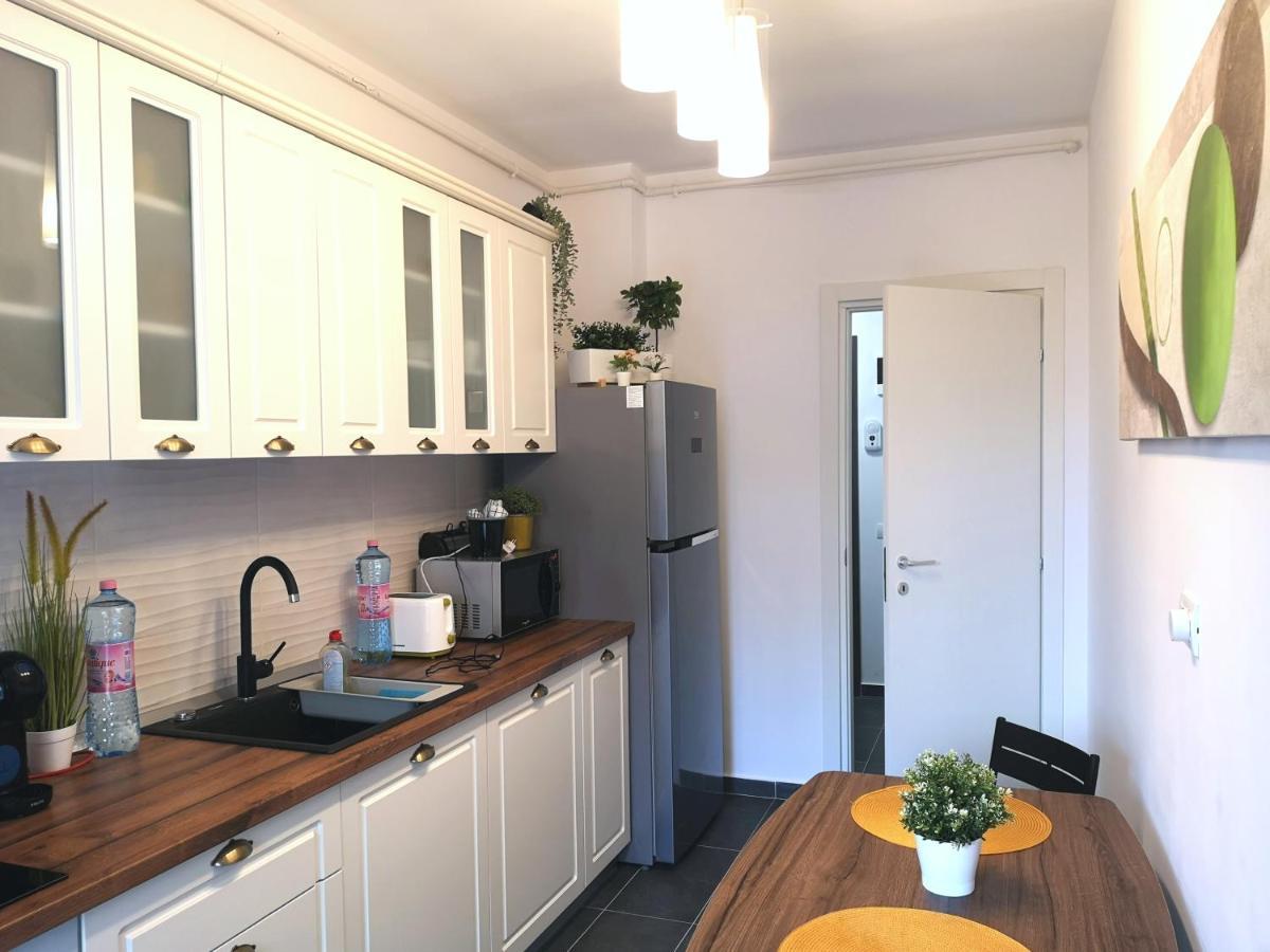 Lazo Two Room- Luxury Apartment บูคาเรสต์ ภายนอก รูปภาพ