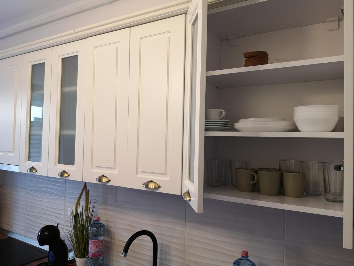 Lazo Two Room- Luxury Apartment บูคาเรสต์ ภายนอก รูปภาพ