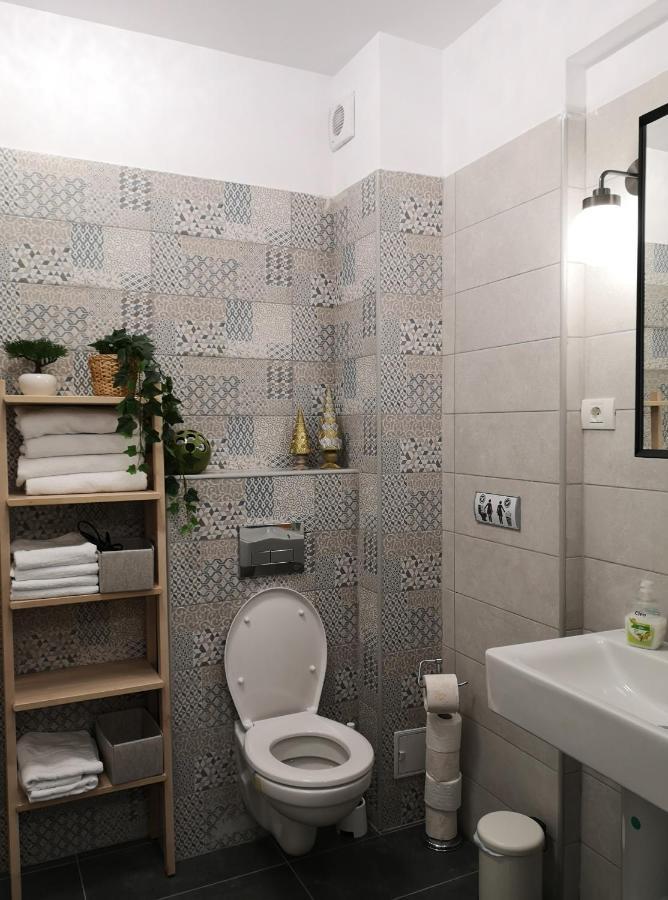 Lazo Two Room- Luxury Apartment บูคาเรสต์ ภายนอก รูปภาพ