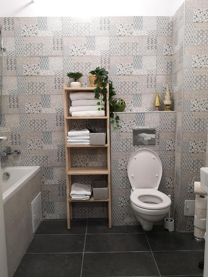 Lazo Two Room- Luxury Apartment บูคาเรสต์ ภายนอก รูปภาพ